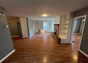 412 S Hocker Ave in Independence, MO - Building Photo - Building Photo