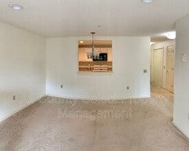 2 Ocean Ave in Gloucester, MA - Building Photo - Building Photo