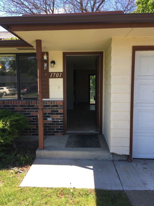1701-1703 Regal St in Ellensburg, WA - Building Photo - Building Photo