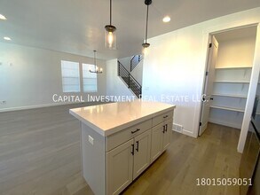 11541 Engelmann Dr in Draper, UT - Building Photo - Building Photo