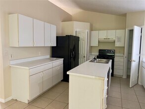 755 Palaiseau Ct in Kissimmee, FL - Building Photo - Building Photo