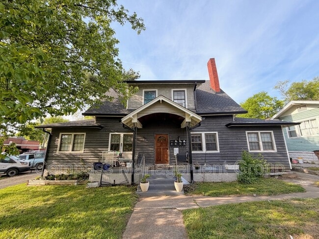 property at 1619 Washington Ave