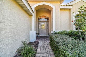4966 Flagstone Dr in Sarasota, FL - Building Photo - Building Photo