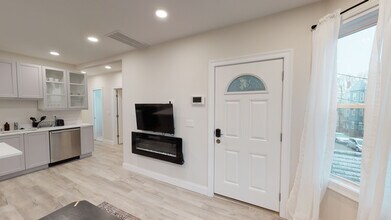 29 Newport St, Unit 25 in Boston, MA - Foto de edificio - Building Photo