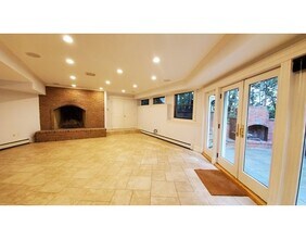 36 Sunhill Ln-Unit -G in Newton, MA - Building Photo - Building Photo