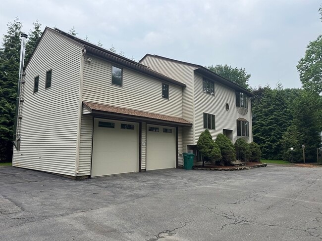 271 Wanoosnoc Rd in Fitchburg, MA - Building Photo - Building Photo