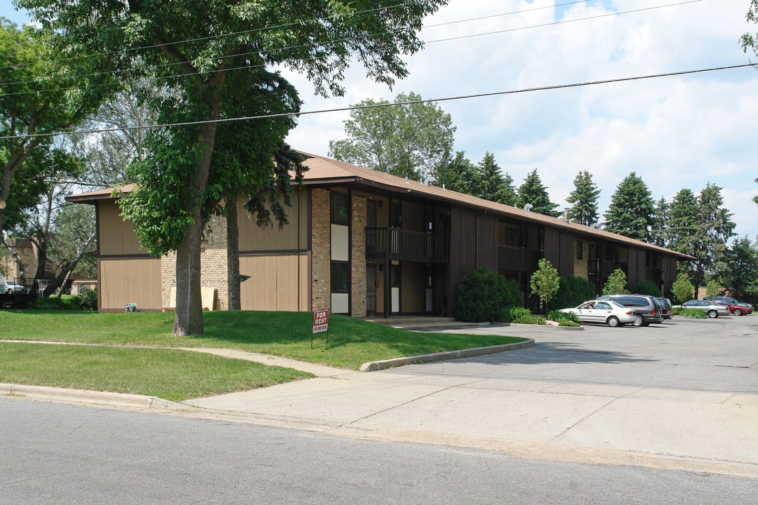 Westwood Apartments in Bloomington, MN - Building Photo