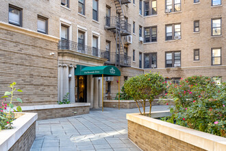 The Crillon Court in New York, NY - Building Photo - Building Photo