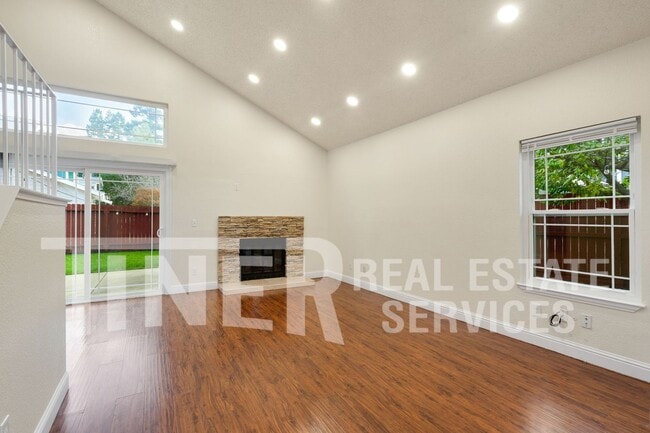 2 Rio Adelanto Ct in Sacramento, CA - Building Photo - Building Photo