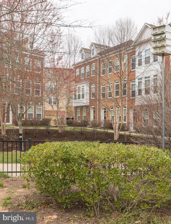 9427 Canonbury Square in Fairfax, VA - Building Photo - Building Photo