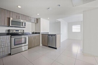 910 West Ave, Unit 0601 in Miami Beach, FL - Building Photo - Building Photo