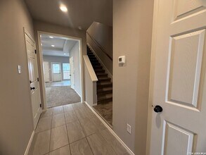 4138 Swans Landing in San Antonio, TX - Foto de edificio - Building Photo