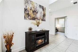 5653 Del Coronado Dr in Apollo Beach, FL - Building Photo - Building Photo