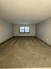 Shoreline Apartments in Erie, PA - Building Photo - Building Photo