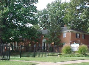 Birchleaf Apartments in Memphis, TN - Foto de edificio - Building Photo