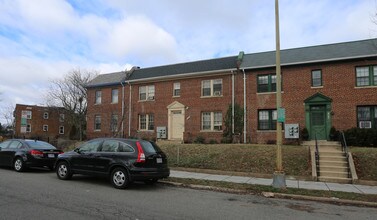 1806 C St SE in Washington, DC - Building Photo - Building Photo