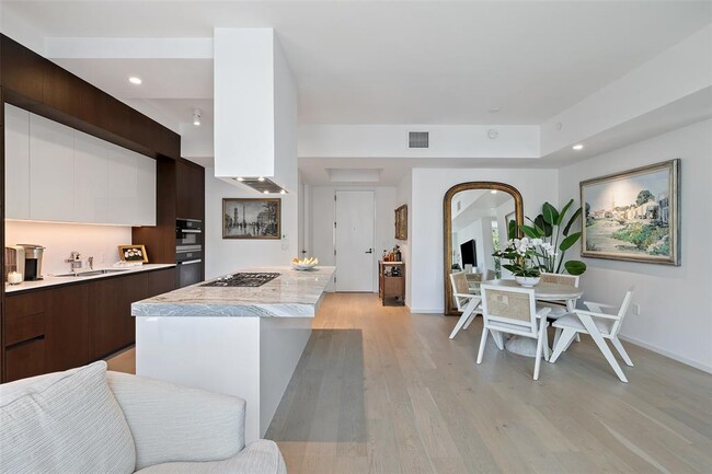 property at 1211 W Riverside Dr