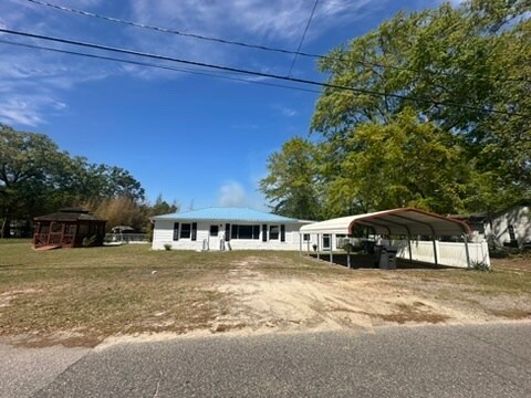 410 W 6th Ave in Raeford, NC - Building Photo - Building Photo