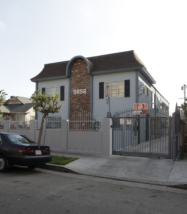 5656 La Mirada Ave in Los Angeles, CA - Building Photo