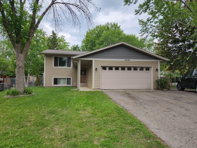 property at 5596 Amblewood Dr NE