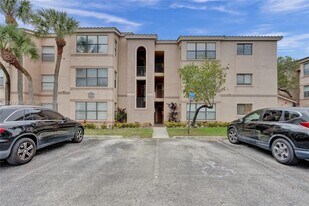 2866 S University Dr in Davie, FL - Building Photo