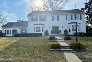 3 James Ct in West Long Branch, NJ - Building Photo