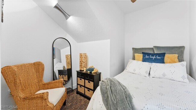 property at 7876 Hawthorne Dr