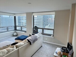 440 N Wabash Ave, Unit 1903 in Chicago, IL - Foto de edificio - Building Photo