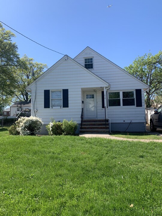 1219 E Blancke St in Linden, NJ - Building Photo