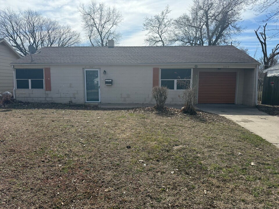 1809 E Bayley St in Wichita, KS - Building Photo