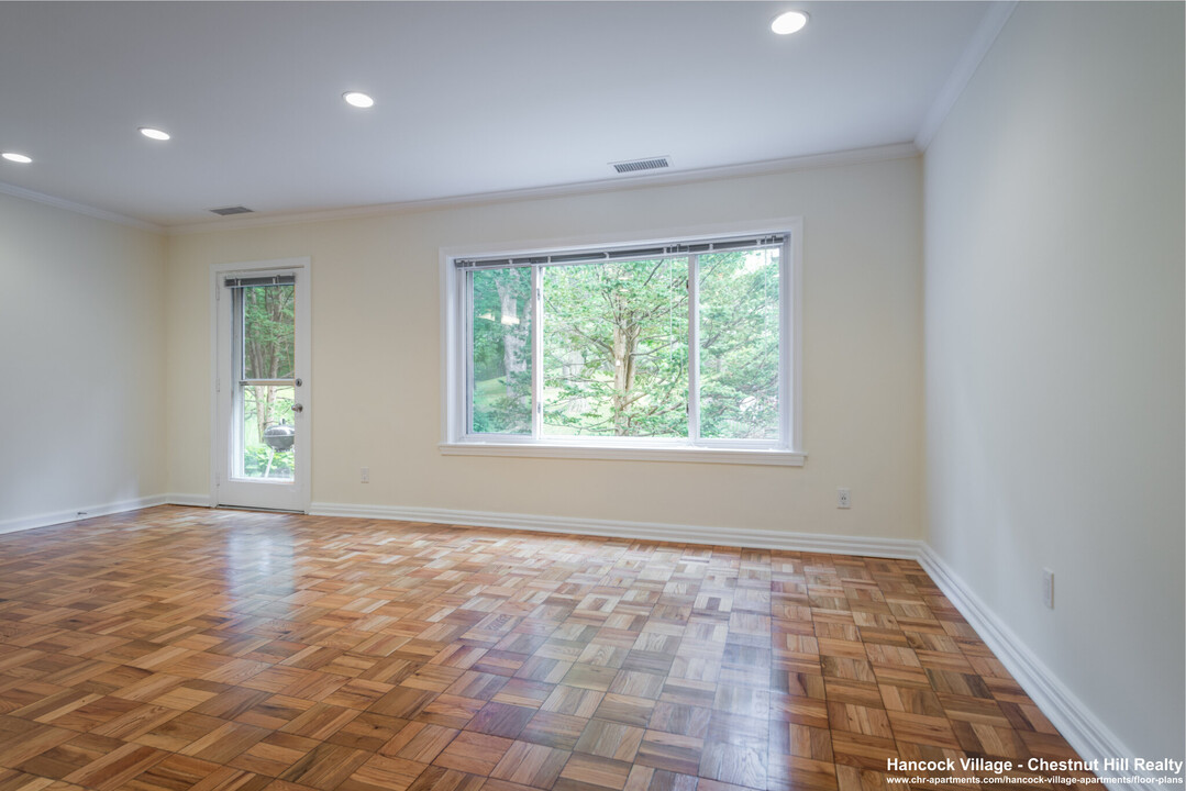 89 Thornton Rd, Unit 1 in Chestnut Hill, MA - Building Photo