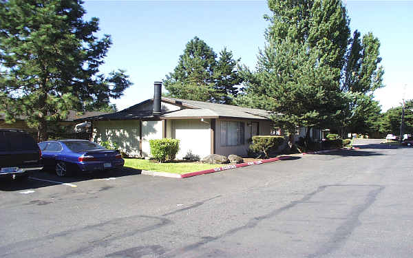 Glenview Woods Apartments in Portland, OR - Foto de edificio - Building Photo