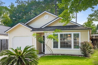 1841 Quebec Ct in Middleburg, FL - Foto de edificio - Building Photo
