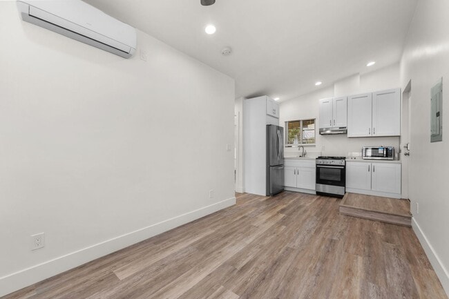 5834 Baja Dr in San Diego, CA - Building Photo - Building Photo