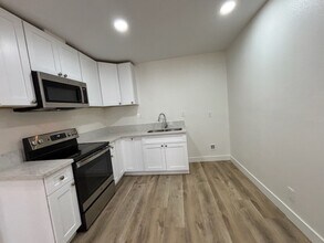 4048 Tenth St in Riverside, CA - Building Photo - Building Photo