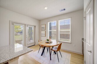 The Enclave at Deer Moss Creek in Niceville, FL - Foto de edificio - Building Photo