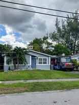 4710 SW 18th St in West Park, FL - Building Photo