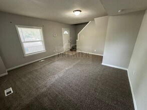 2411 S Sterling Ave in Independence, MO - Building Photo - Building Photo