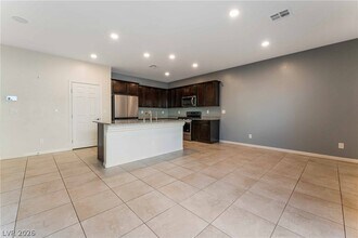 4436 Stardusk Falls Ave in North Las Vegas, NV - Building Photo - Building Photo