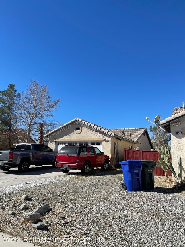 15336 Lassen Dr in Adelanto, CA - Foto de edificio - Building Photo