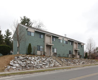 Mohawk Forest Apartments in North Adams, MA - Foto de edificio - Building Photo