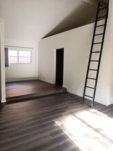 10965 Fruitland Dr in Los Angeles, CA - Building Photo - Building Photo