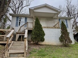 709 W Columbia St in Somerset, KY - Building Photo