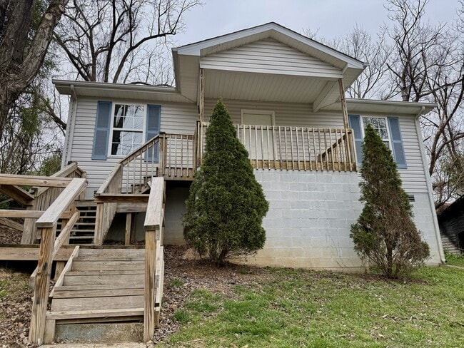 property at 709 W Columbia St