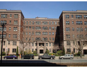 2001 Commonwealth Ave, Unit 12 in Boston, MA - Building Photo - Building Photo