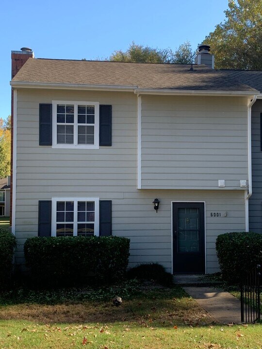 6001 Heath Valley Rd in Charlotte, NC - Building Photo