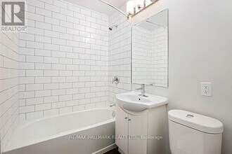 3111 Eglinton Ave E in Toronto, ON - Building Photo - Building Photo