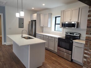 2173 Professor Ave in Cleveland, OH - Foto de edificio - Building Photo