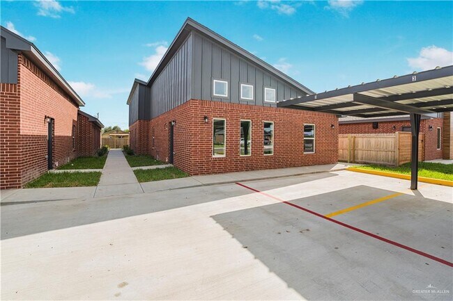 12 Hidden Hls St-Unit -2 in Mission, TX - Building Photo - Building Photo