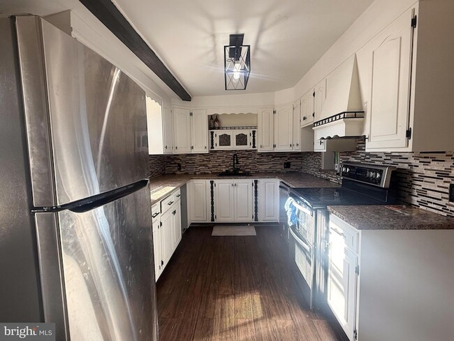 101 Mill Rd in Norristown, PA - Foto de edificio - Building Photo